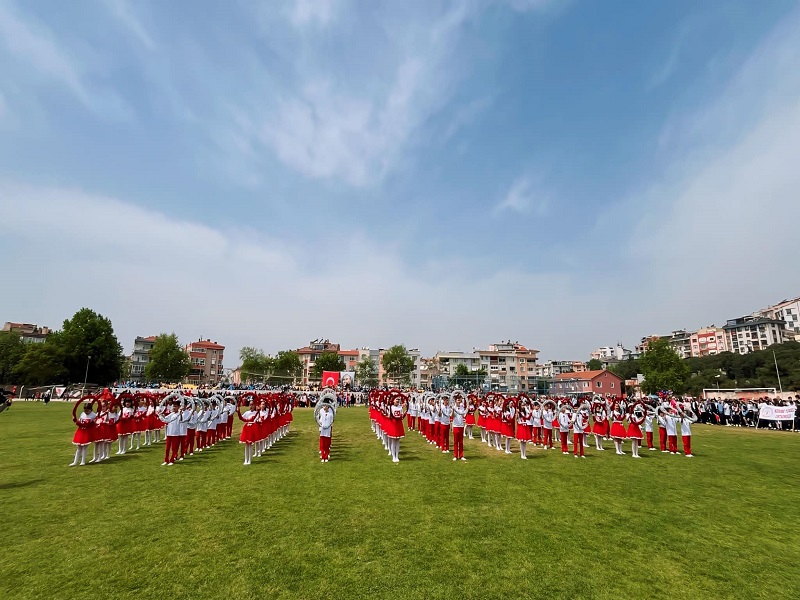 Erdek'te 23 Nisan Ulusal Egemenlik ve Çocuk Bayramı Coşku İle Kutlandı